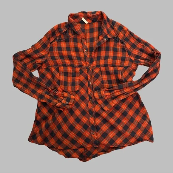 FREE PEOPLE Women’s Plaid Button-Up Shirt with Snap Closure Size Medium - Picture 2 of 12